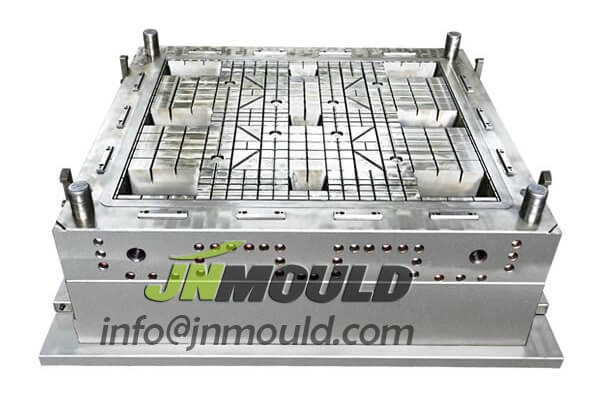 What kind of pallet mould service life is long?
